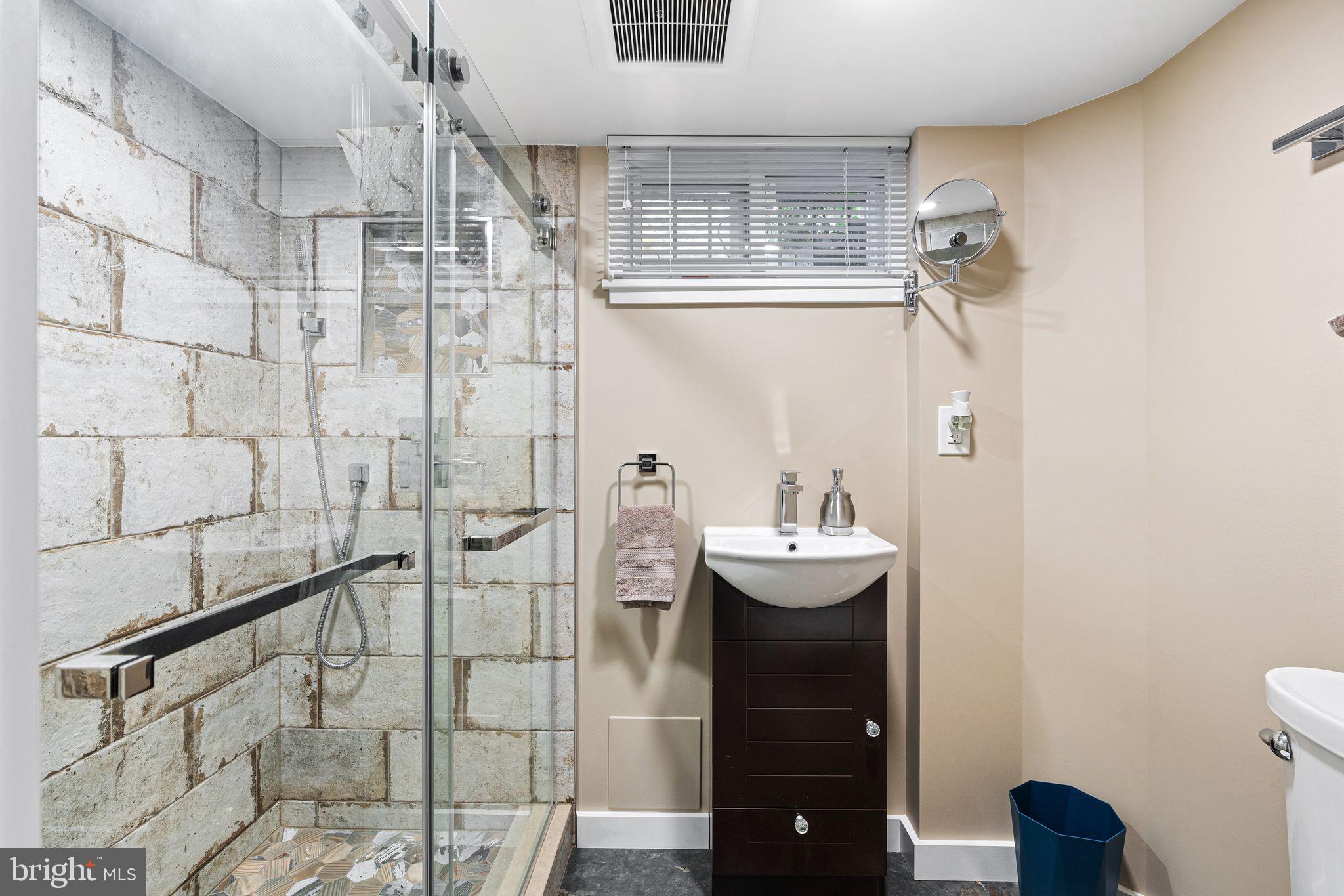 WASHINGTON SQ WEST - Residential