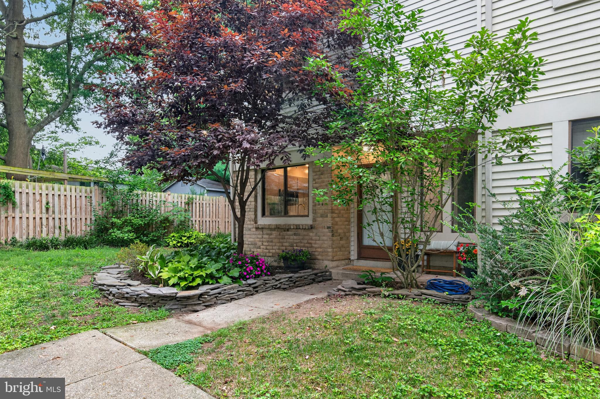 36 ROCKWELL COURT
