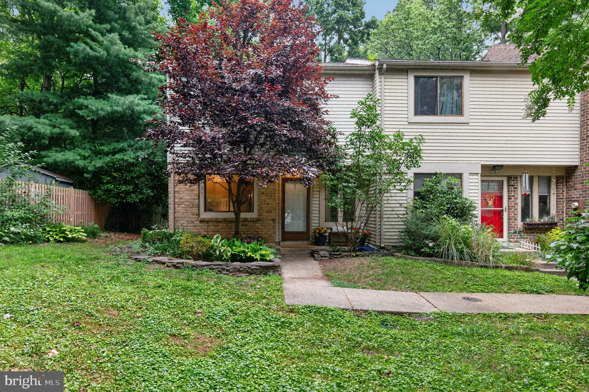 36 ROCKWELL COURT