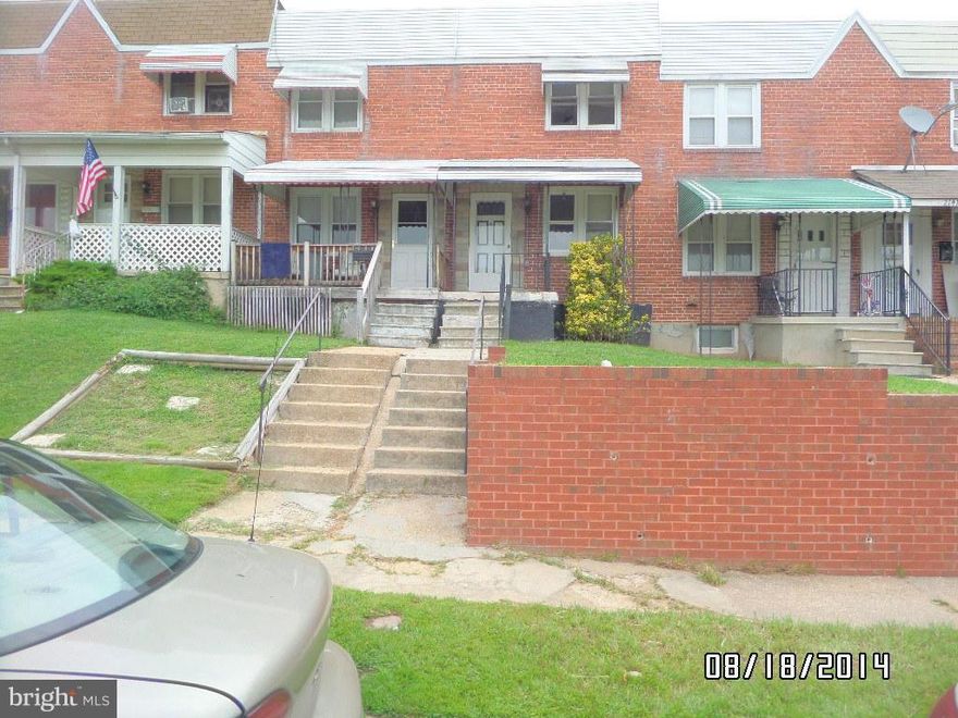 This property is eligible under the Freddie Mac First Look Initiative through 09/15/2014. Solid Brick front townhome features large rooms, private, fenced back patio, full basement for extra storage or living space, open kitchen to separate dining room.  Close to downtown,  major roads and Morrell Park!