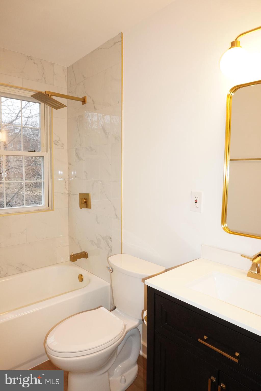 FREDERICK COURTS - Residential