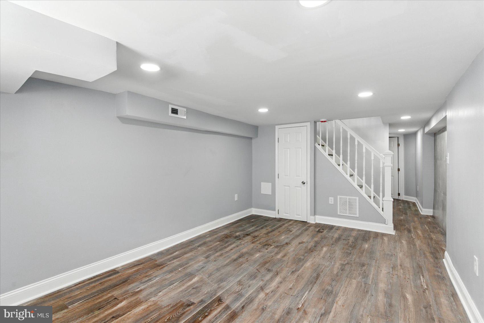 BARCLAY - Residential