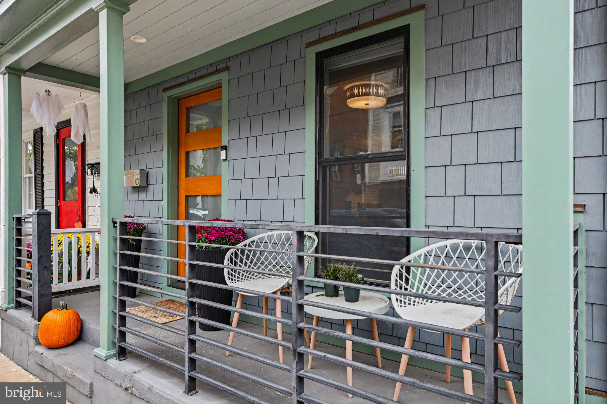 10 CLINTON STREET