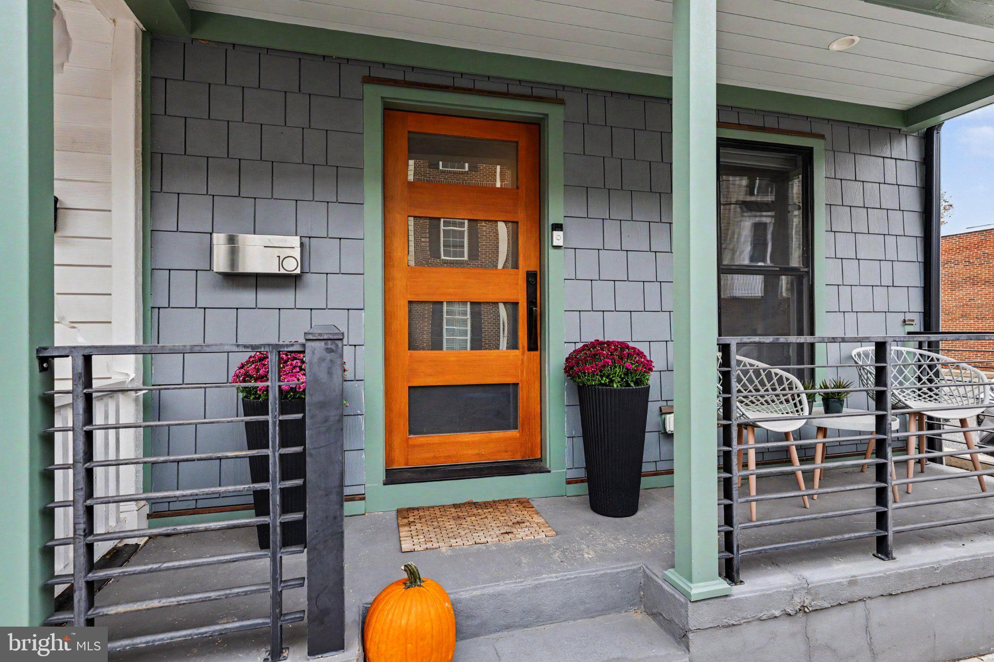 10 CLINTON STREET