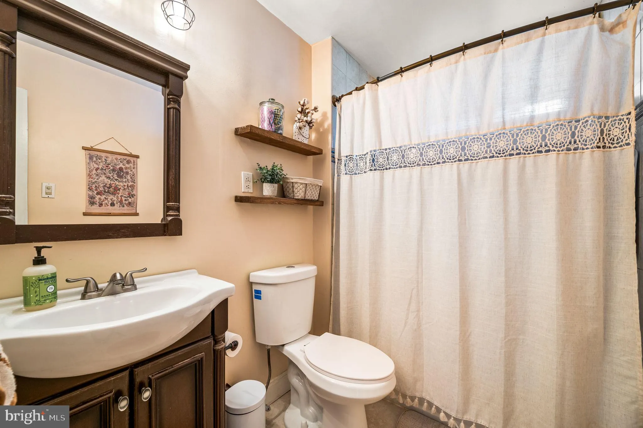 Drexel Hill, Pennsylvania 19026, United States, 2 Bedrooms Bedrooms, ,2 BathroomsBathrooms,Residential,Pending,10689