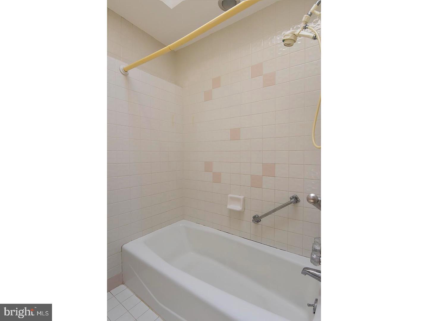 LOWER MOYAMENSING - Residential