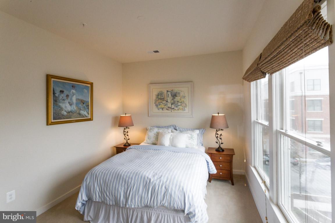 OLD TOWN COMMONS - Residential