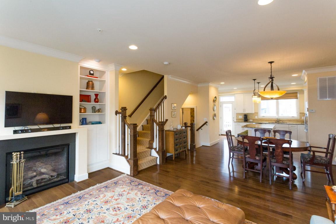 OLD TOWN COMMONS - Residential