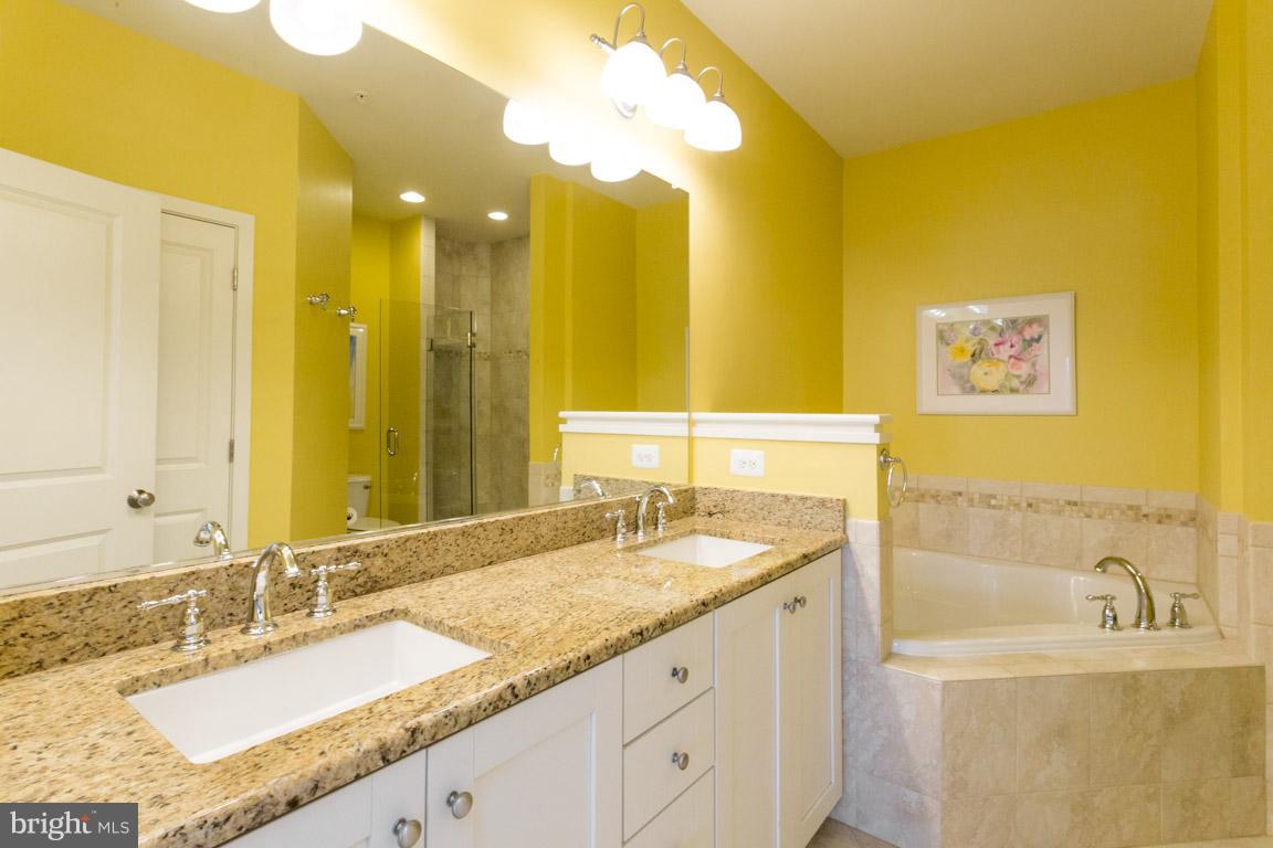 OLD TOWN COMMONS - Residential