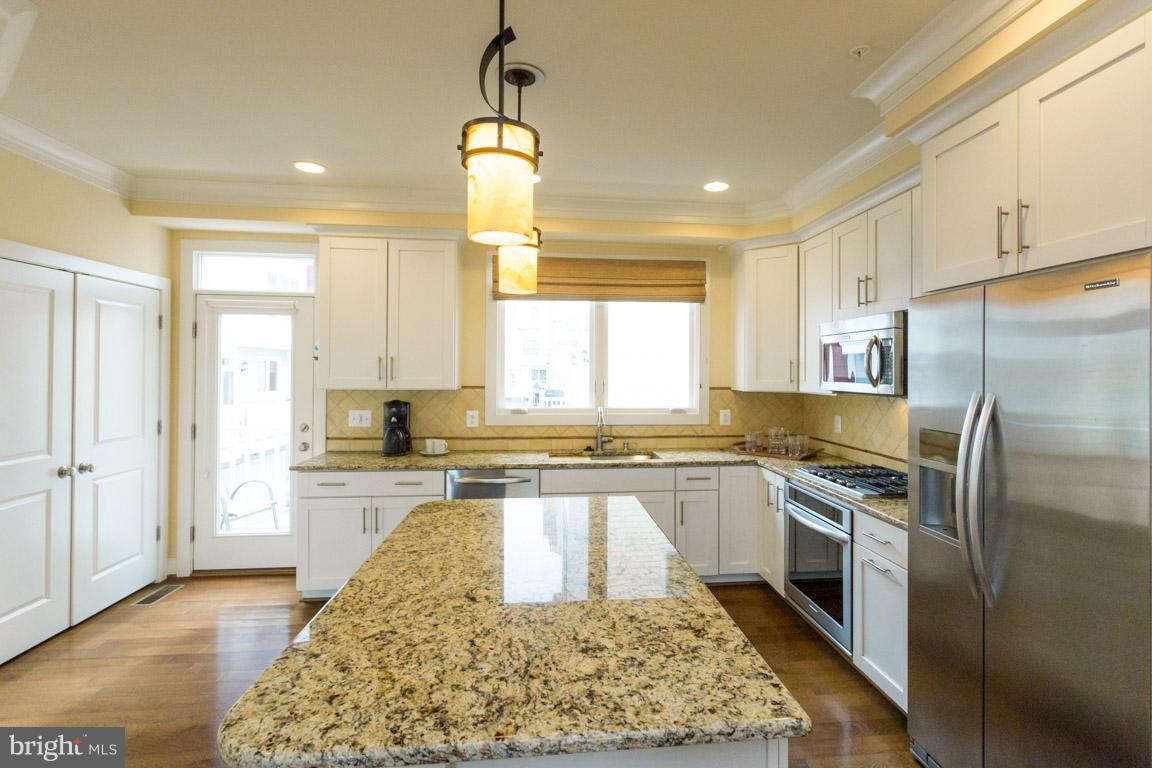 OLD TOWN COMMONS - Residential