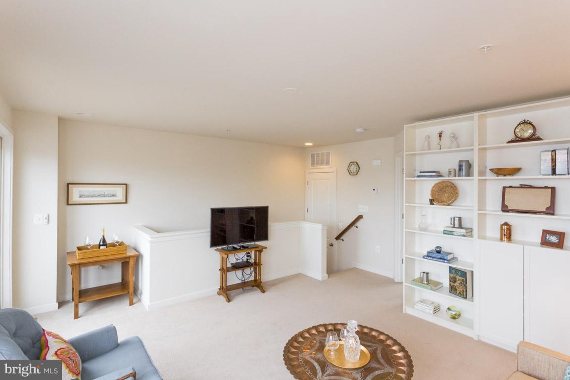 OLD TOWN COMMONS - Residential