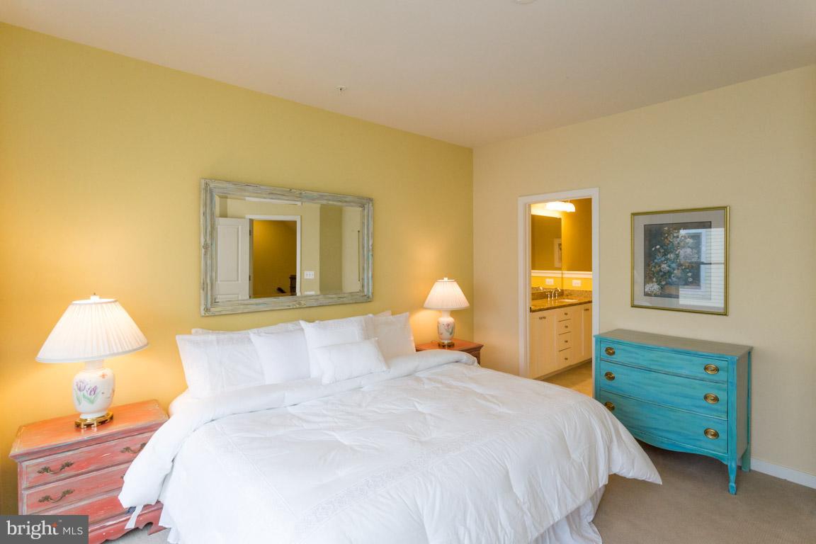 OLD TOWN COMMONS - Residential