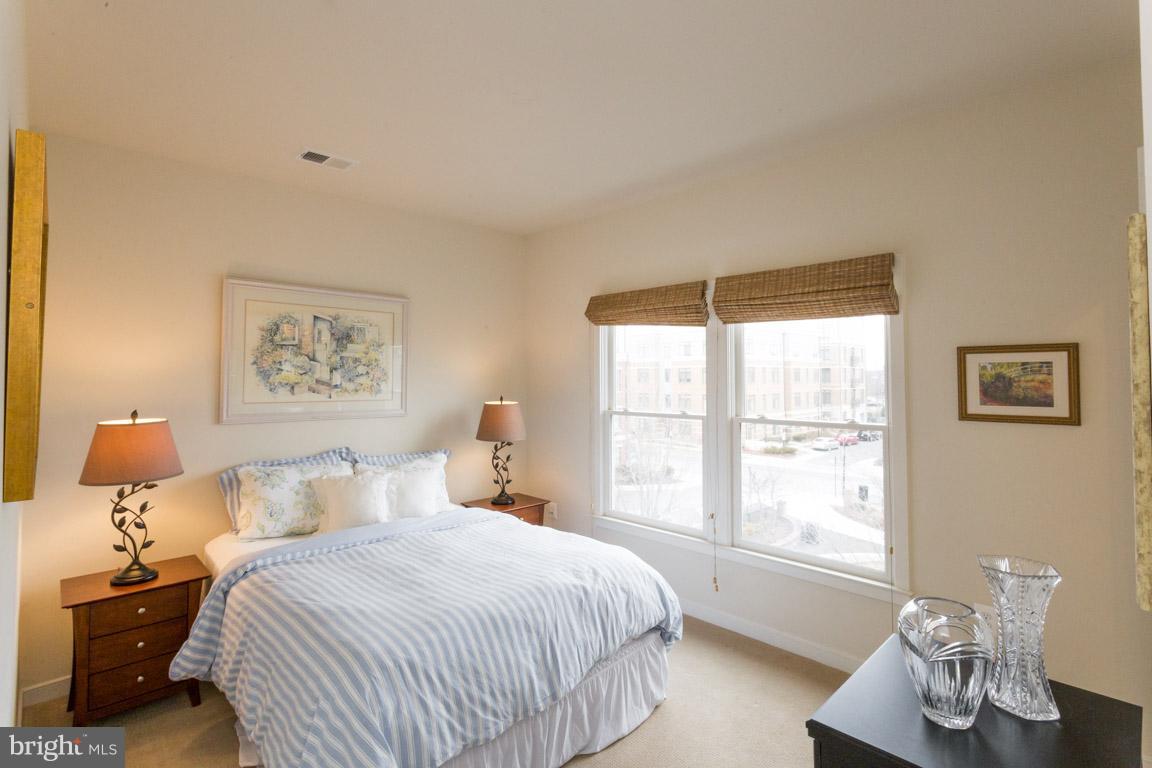 OLD TOWN COMMONS - Residential