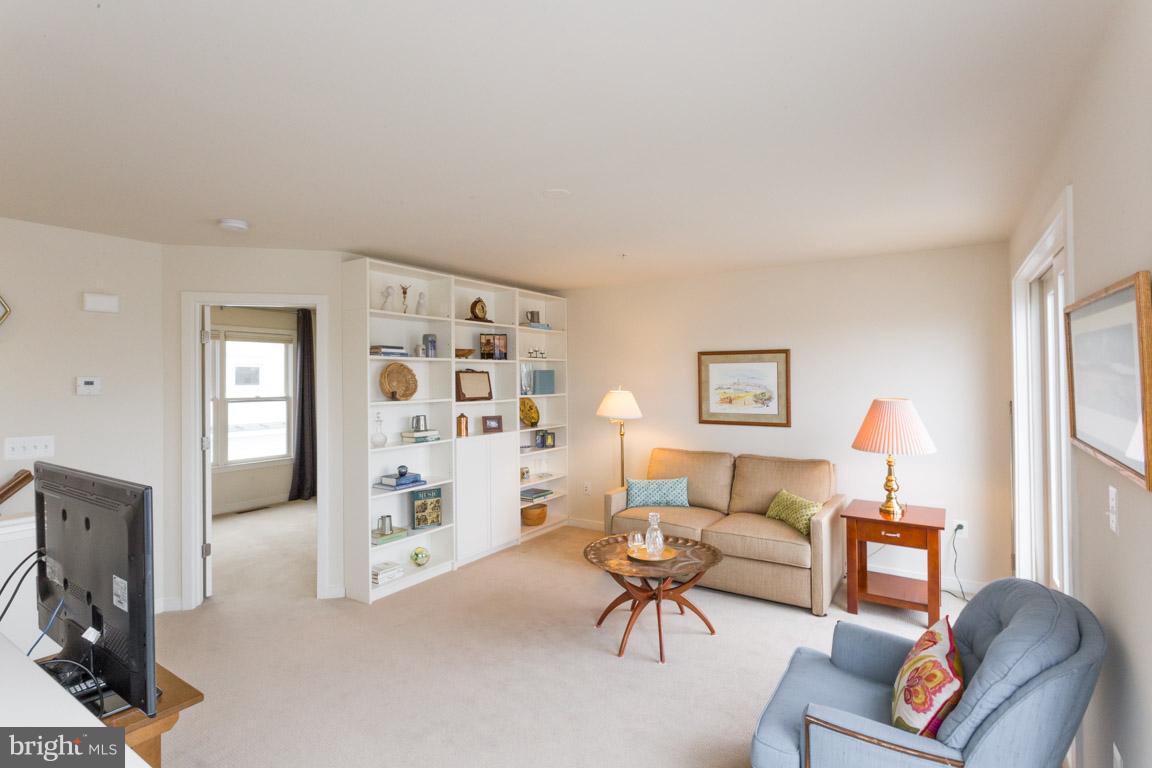 OLD TOWN COMMONS - Residential