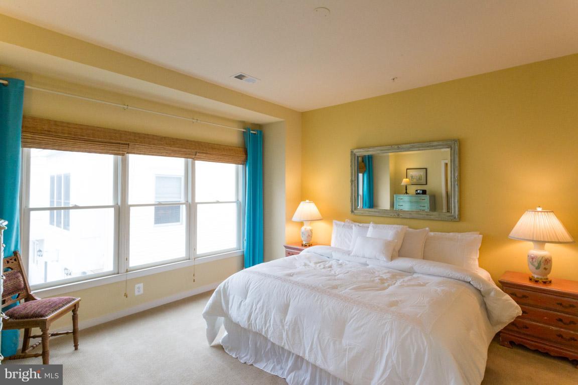 OLD TOWN COMMONS - Residential