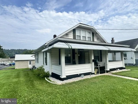 MLS: PAMF2053612