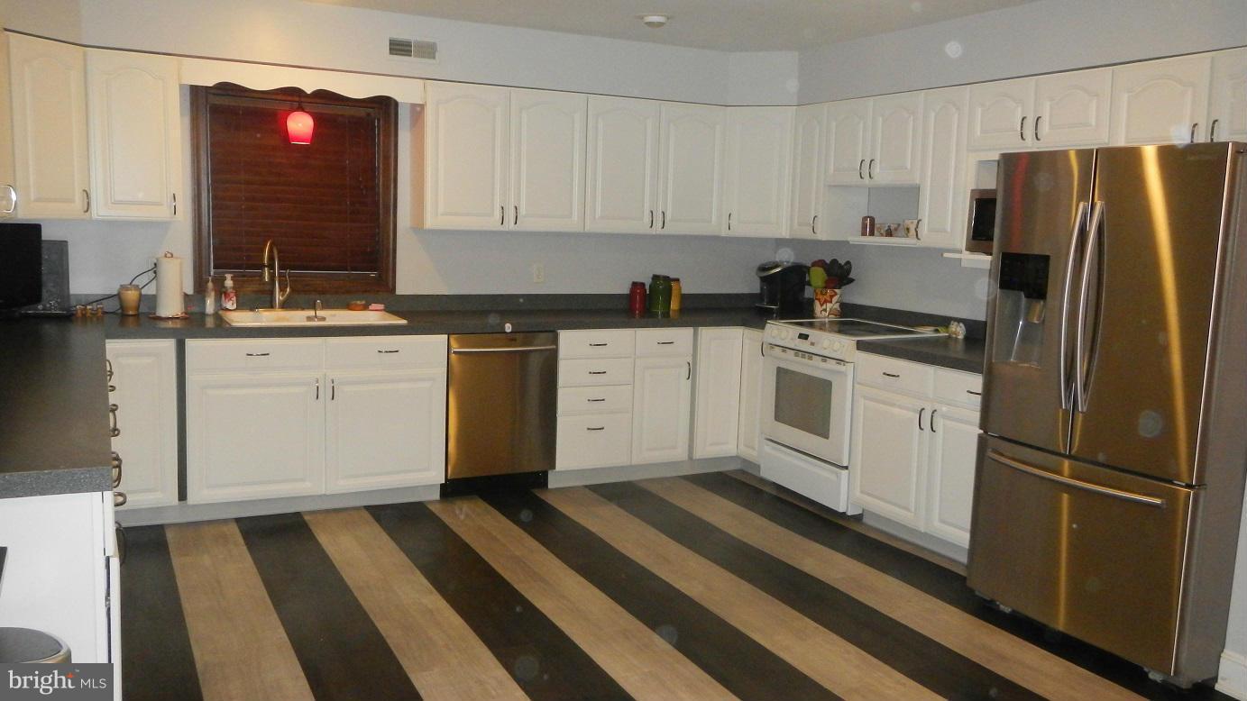 LOCH HAVEN BEACH - Residential