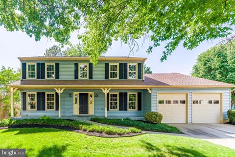 Photo of 3316 Thorngate Drive, HERNDON, VA 20171 (MLS # VAFX2310722)