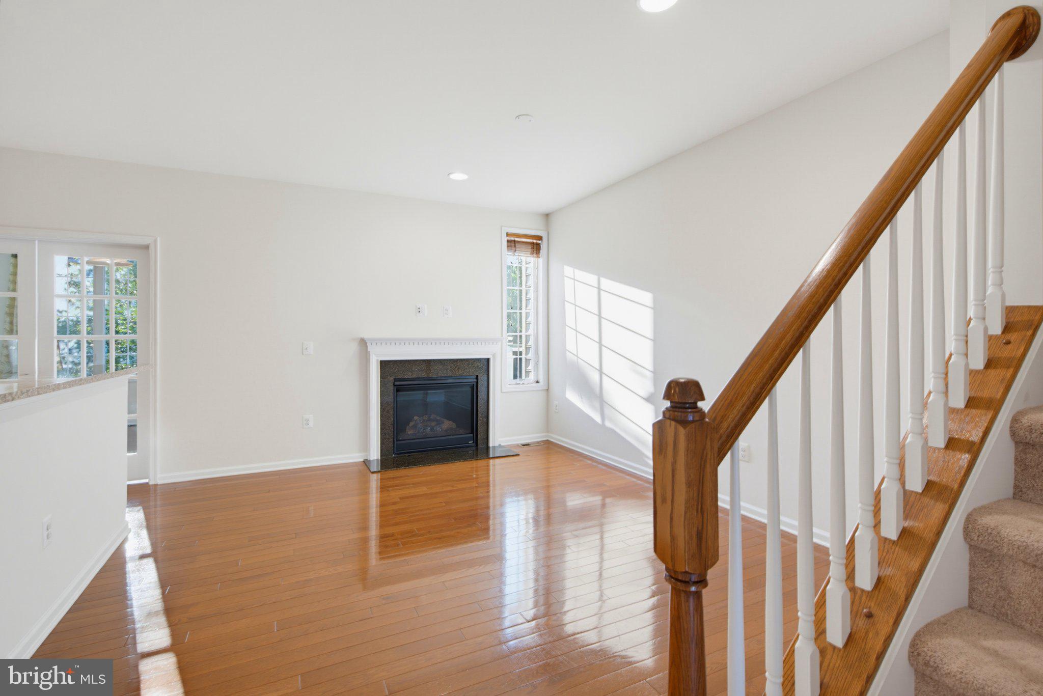 43248 MITCHAM SQUARE