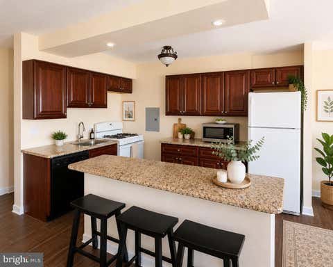 Condo For Rent - 2101 Chestnut Street #1818<br/> PHILADELPHIA, PA 19103
