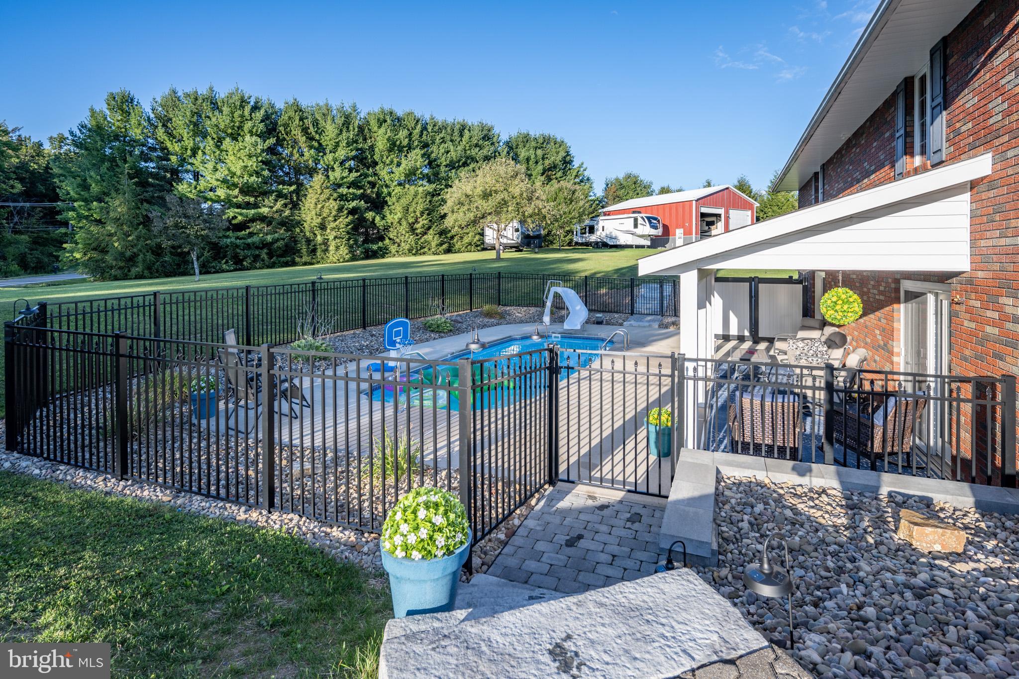 MT. LAKE PARK - Residential