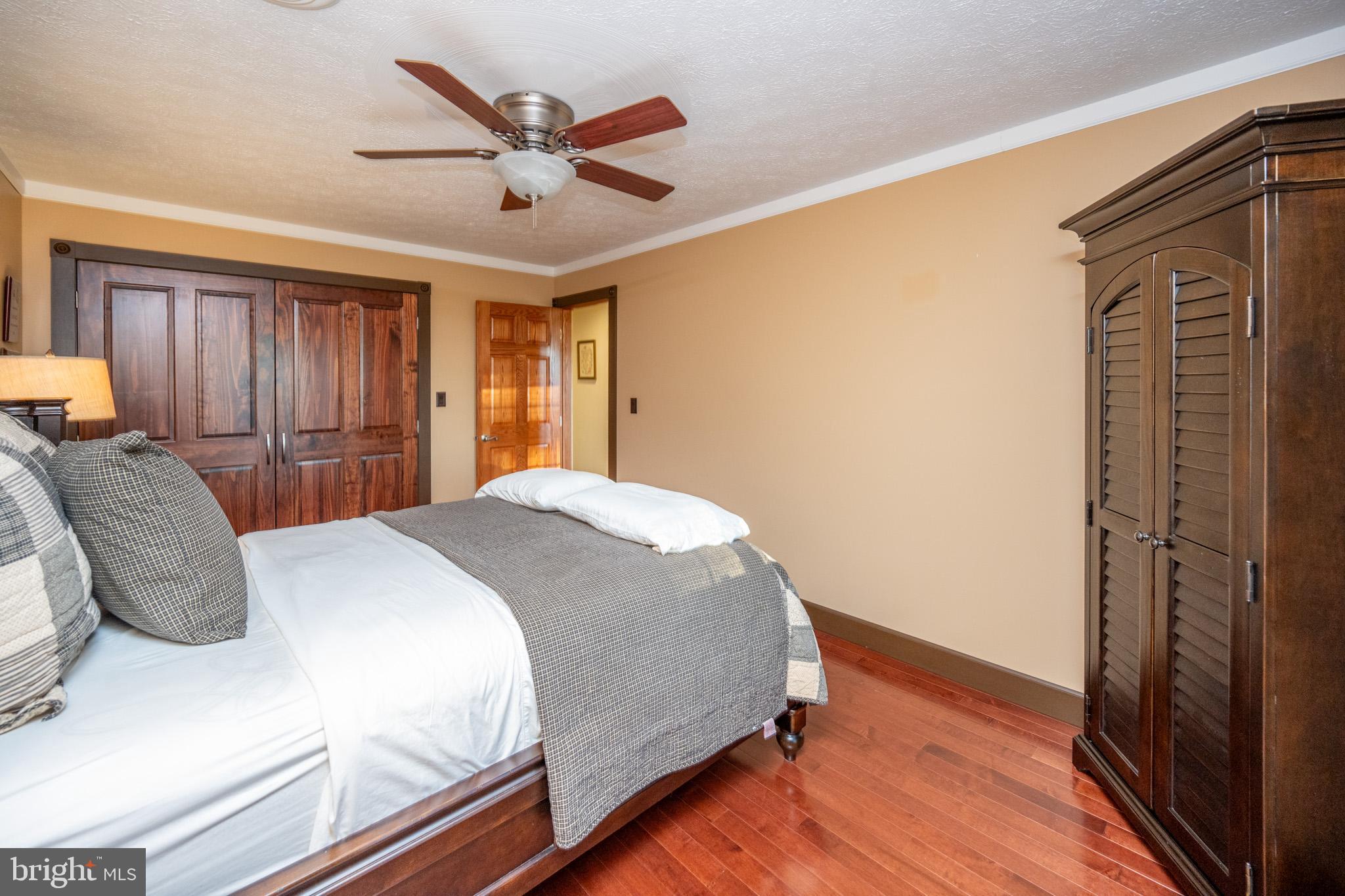 MT. LAKE PARK - Residential