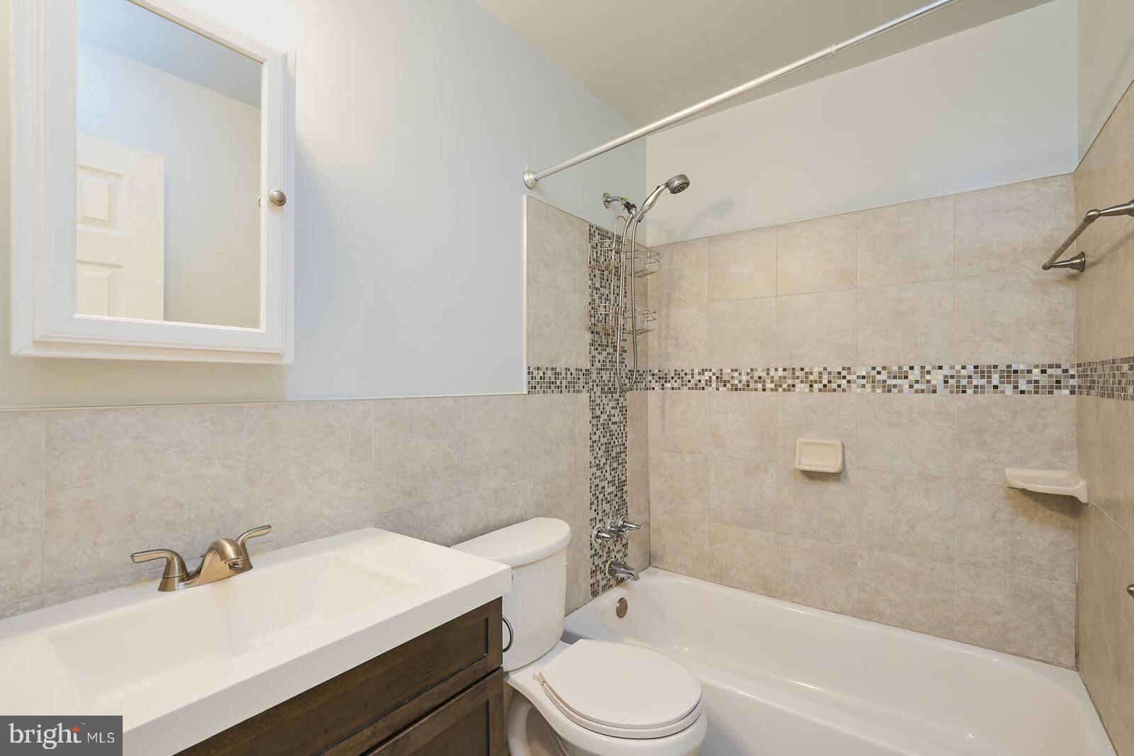 SURRATTS GARDENS - Residential