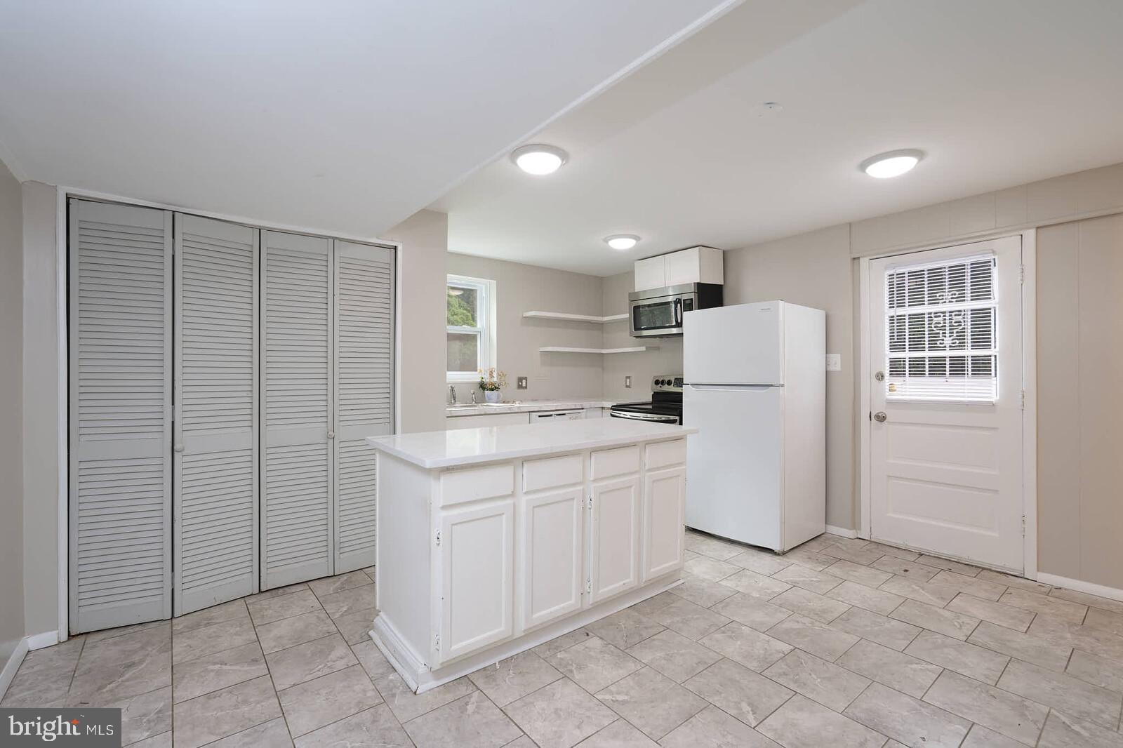 SURRATTS GARDENS - Residential