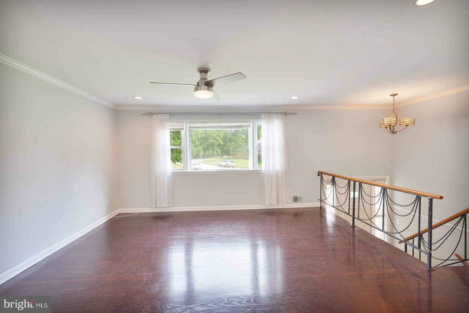 SURRATTS GARDENS - Residential