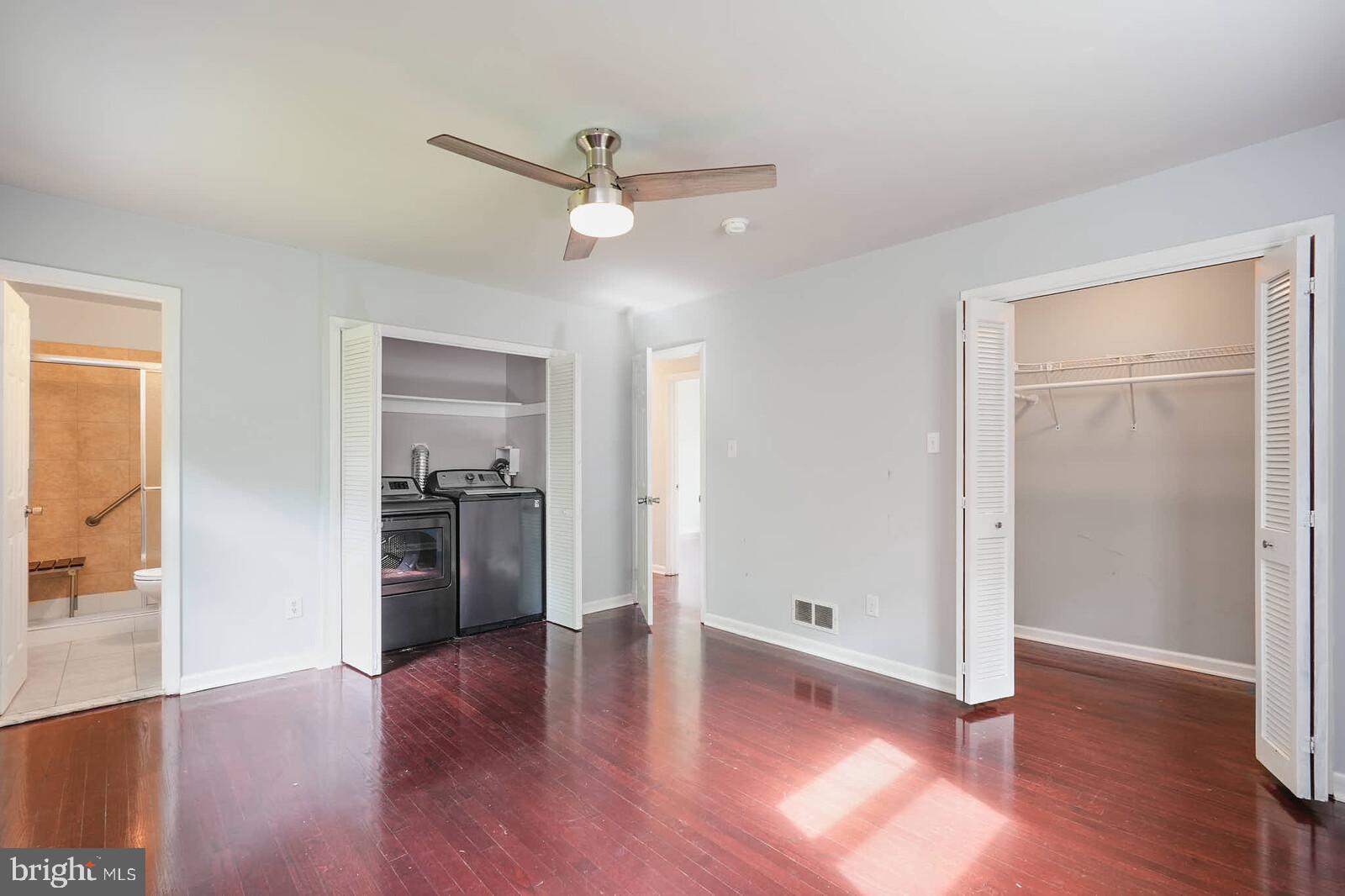 SURRATTS GARDENS - Residential