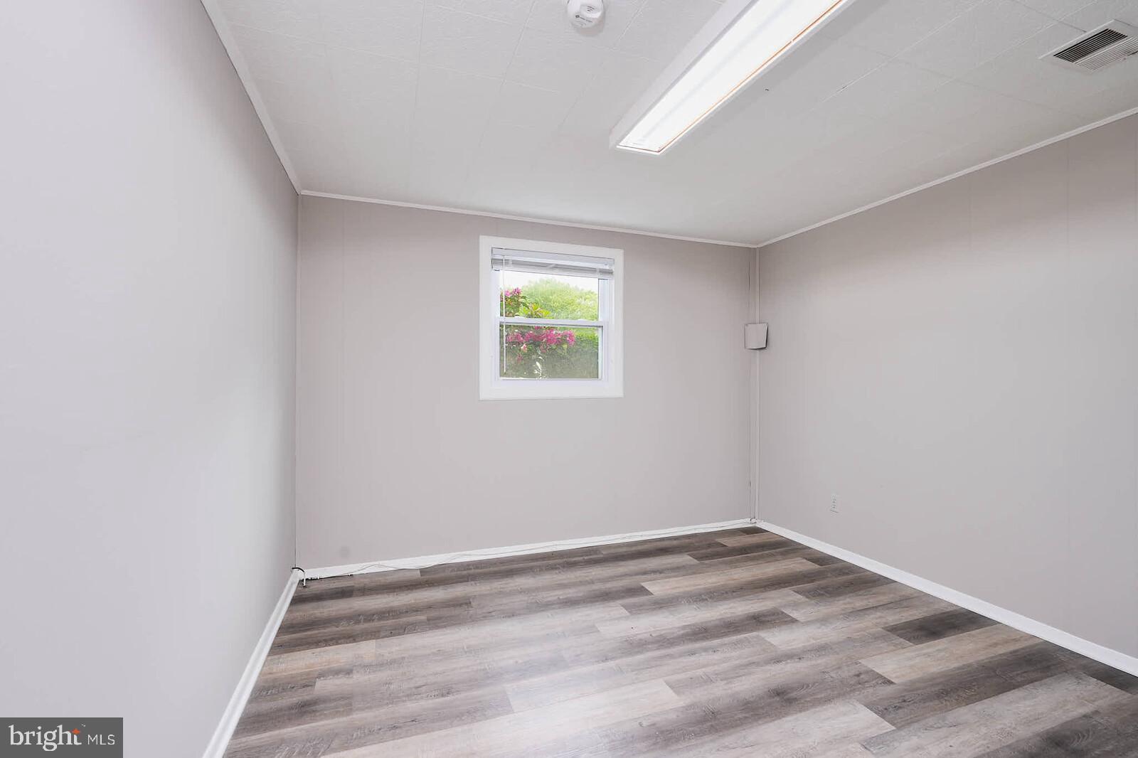 SURRATTS GARDENS - Residential