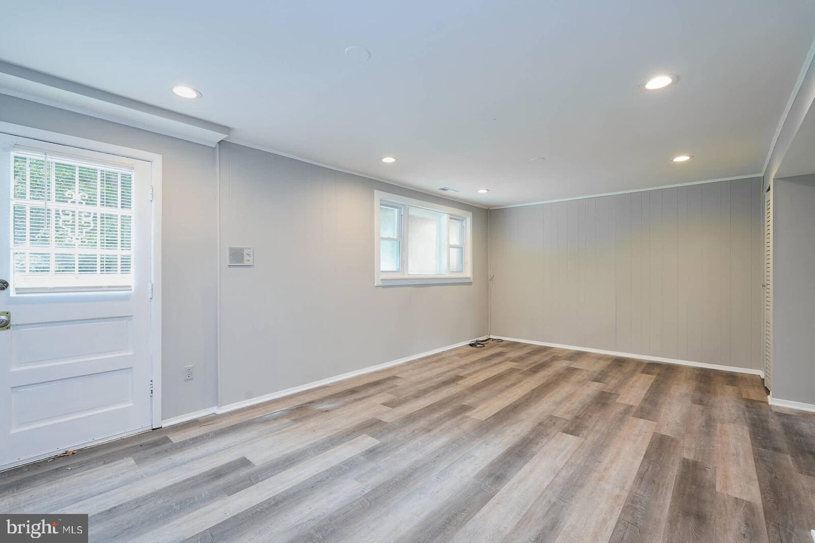 SURRATTS GARDENS - Residential