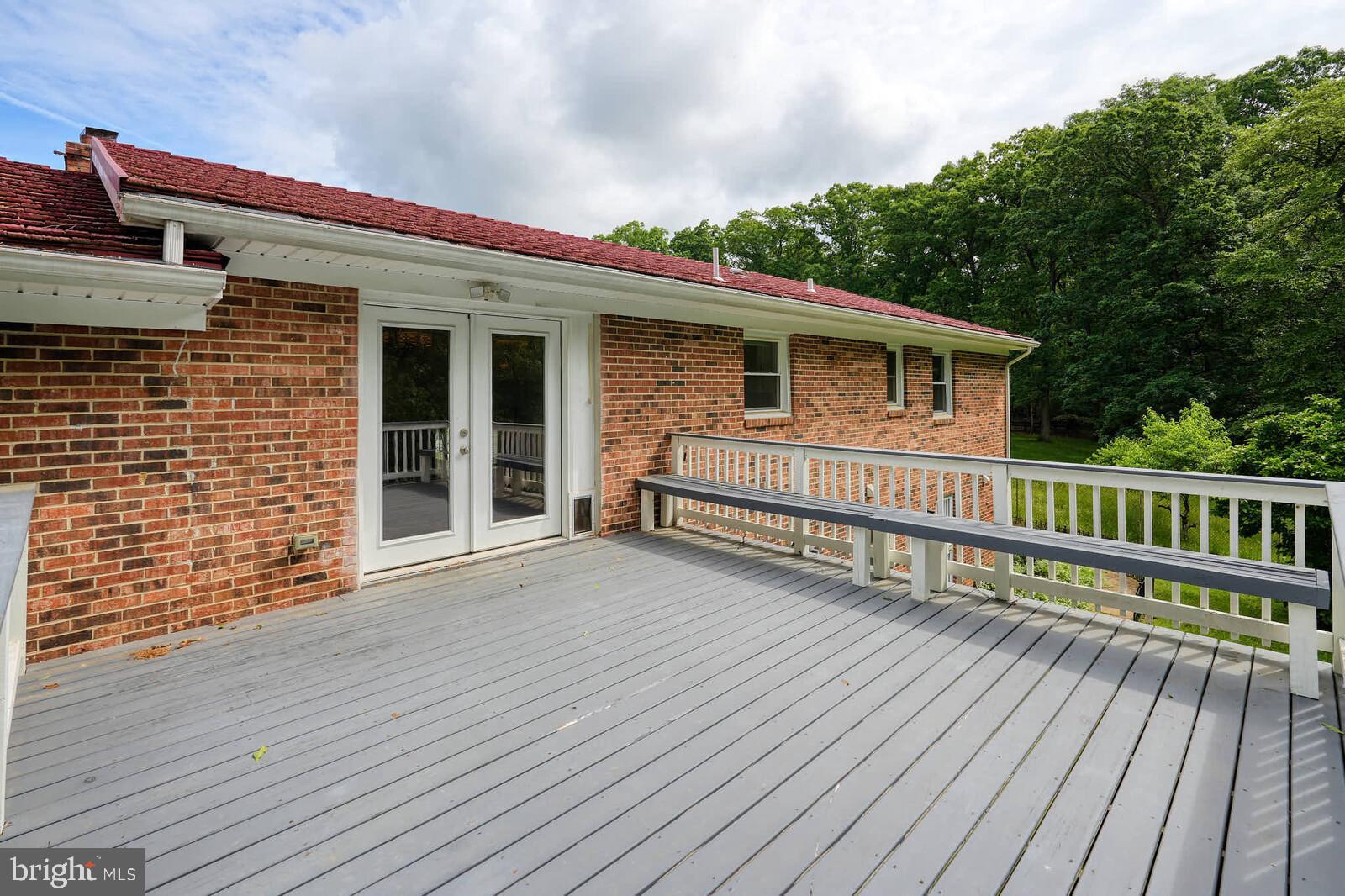 SURRATTS GARDENS - Residential