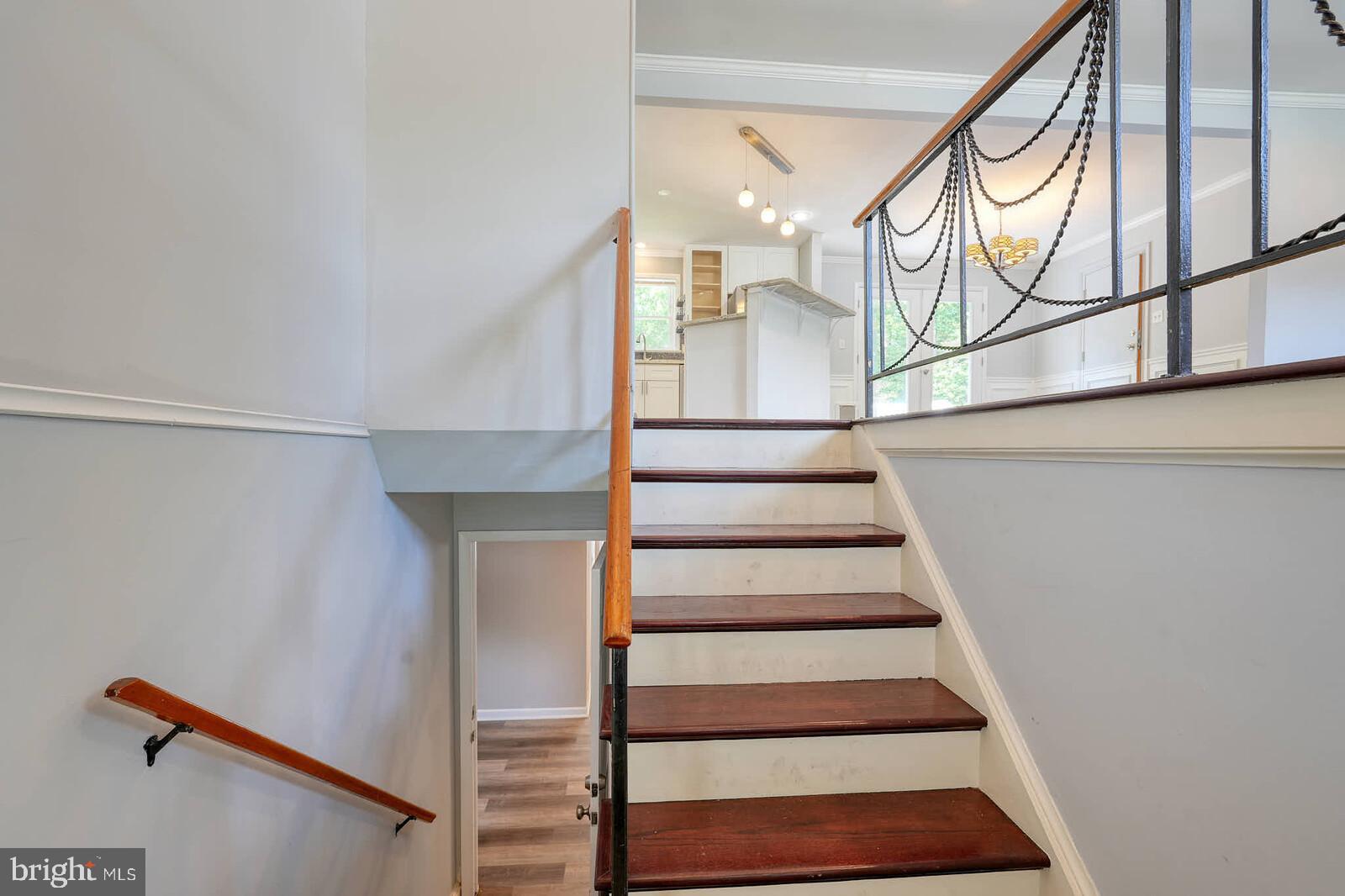 SURRATTS GARDENS - Residential