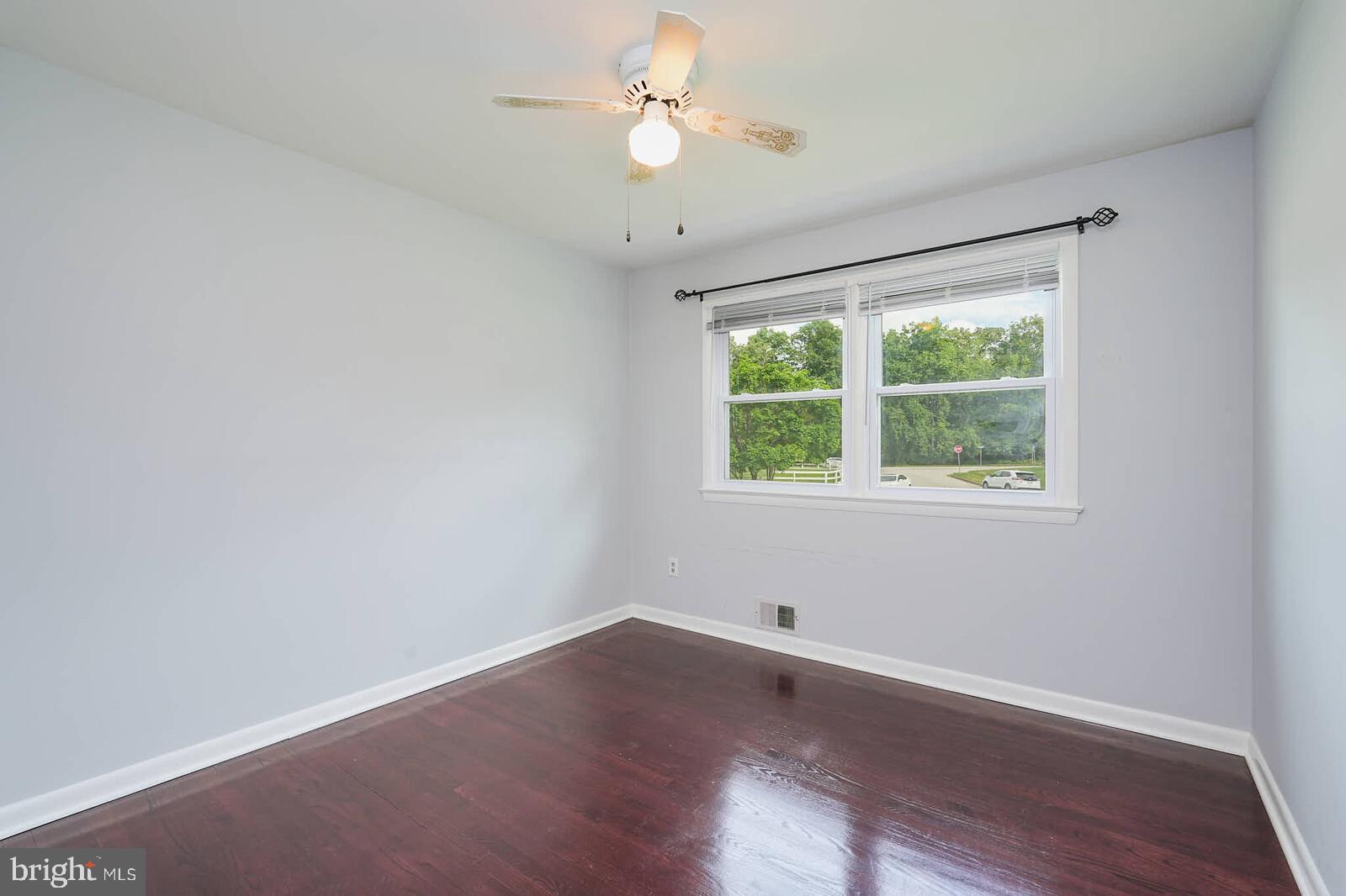 SURRATTS GARDENS - Residential