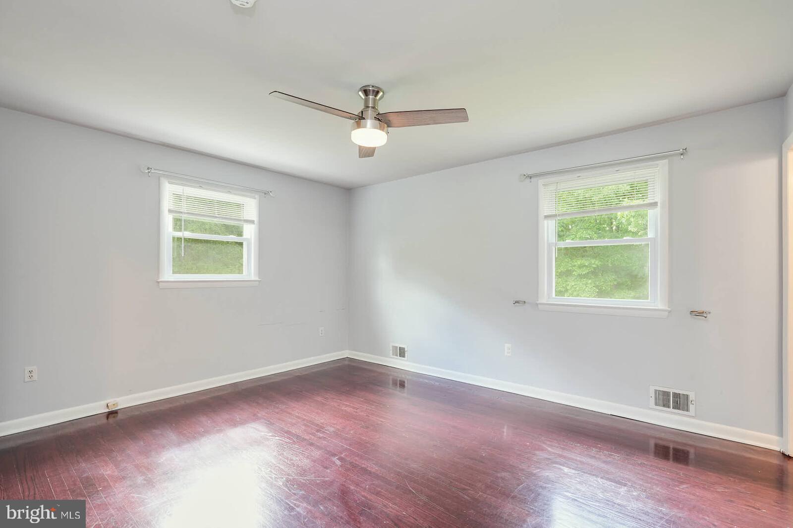 SURRATTS GARDENS - Residential