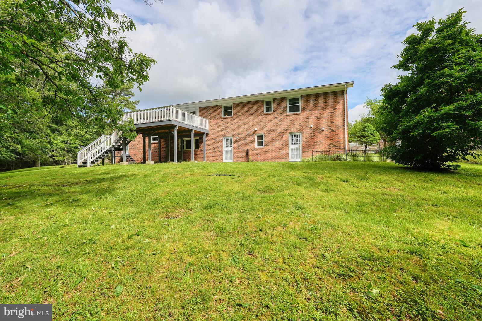 SURRATTS GARDENS - Residential