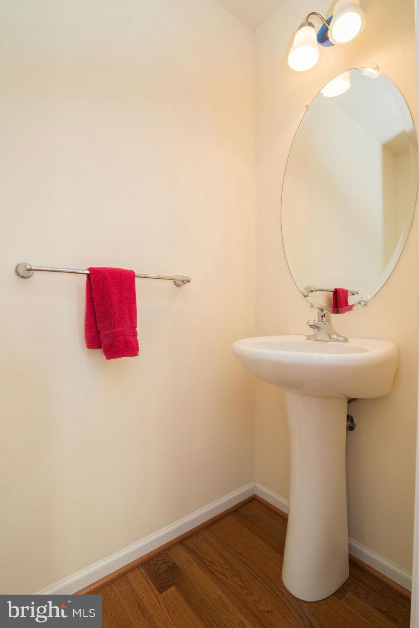 LAKELAND PLACE - Residential Lease