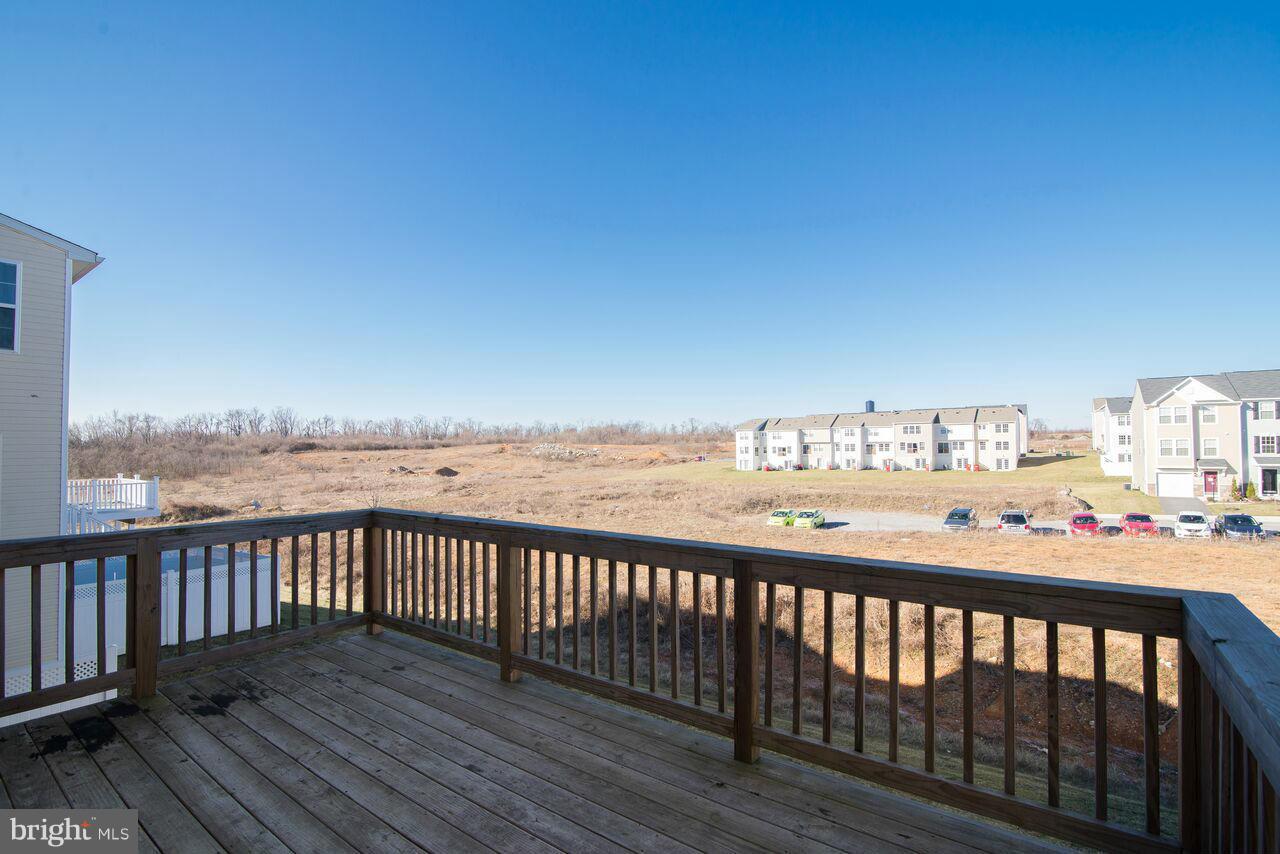 LAKELAND PLACE - Residential Lease