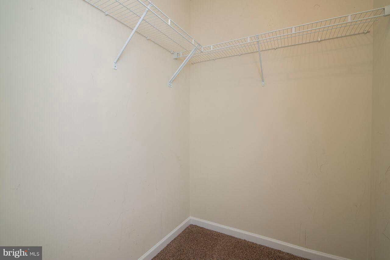 LAKELAND PLACE - Residential Lease