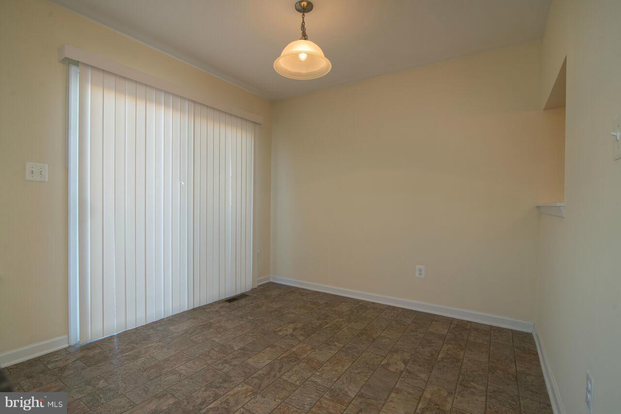 LAKELAND PLACE - Residential Lease