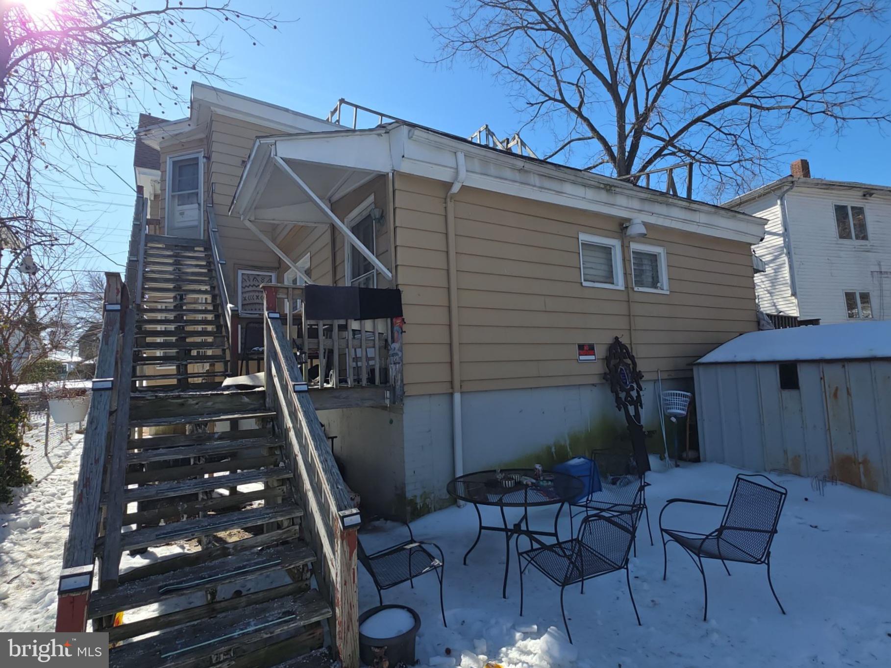 118 W MAIN ST W 120 W