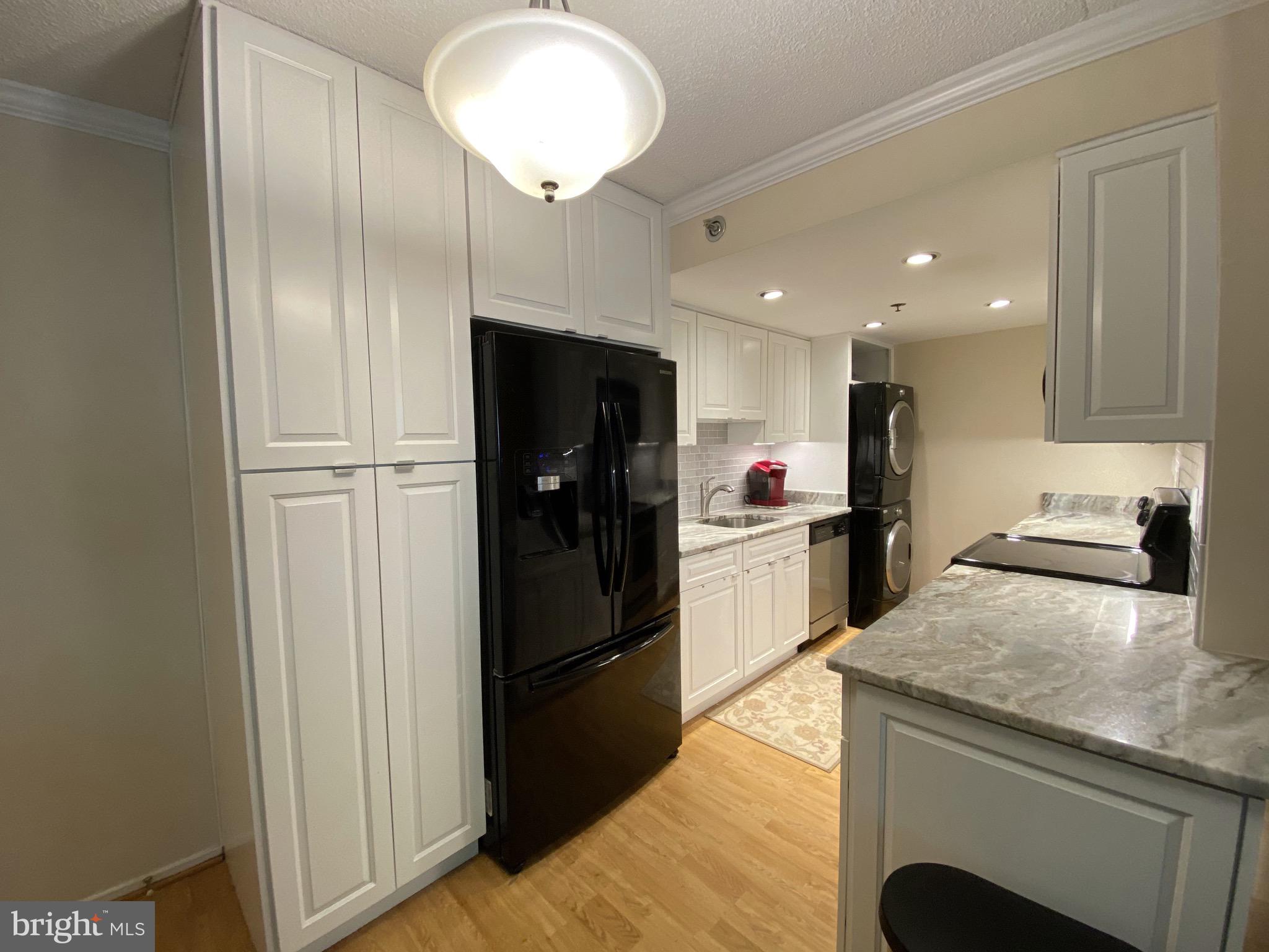 HIGHPOINTE - Residential