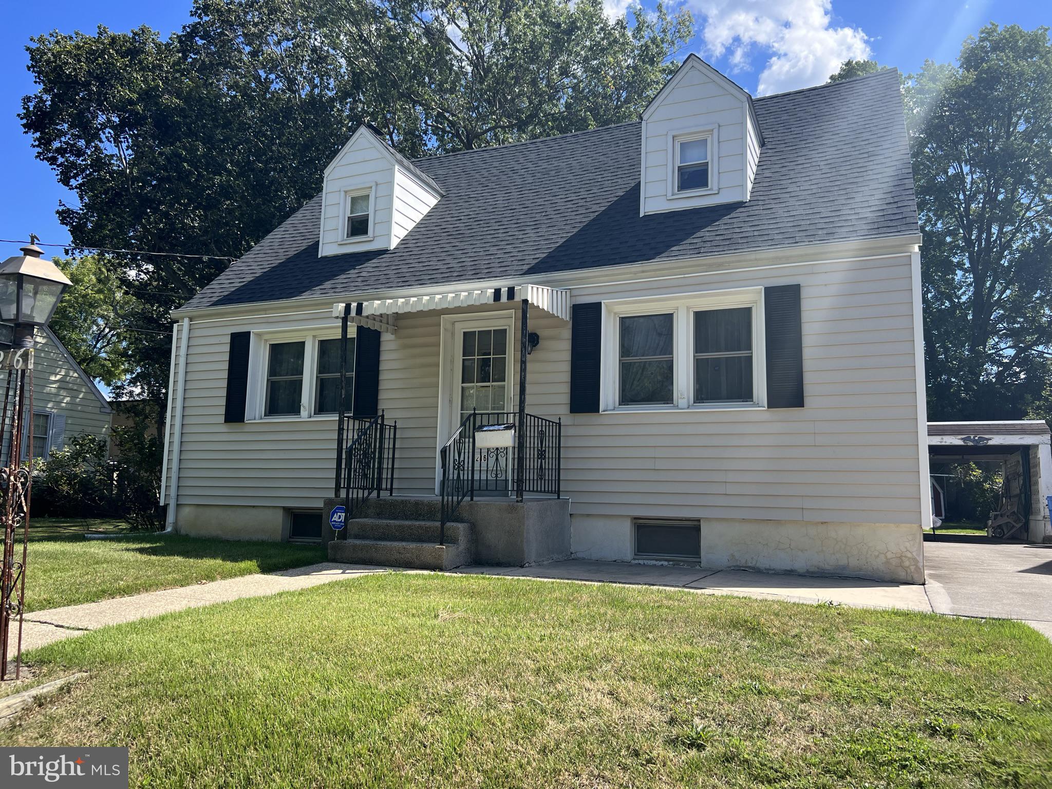 216 E OLIVE STREET
