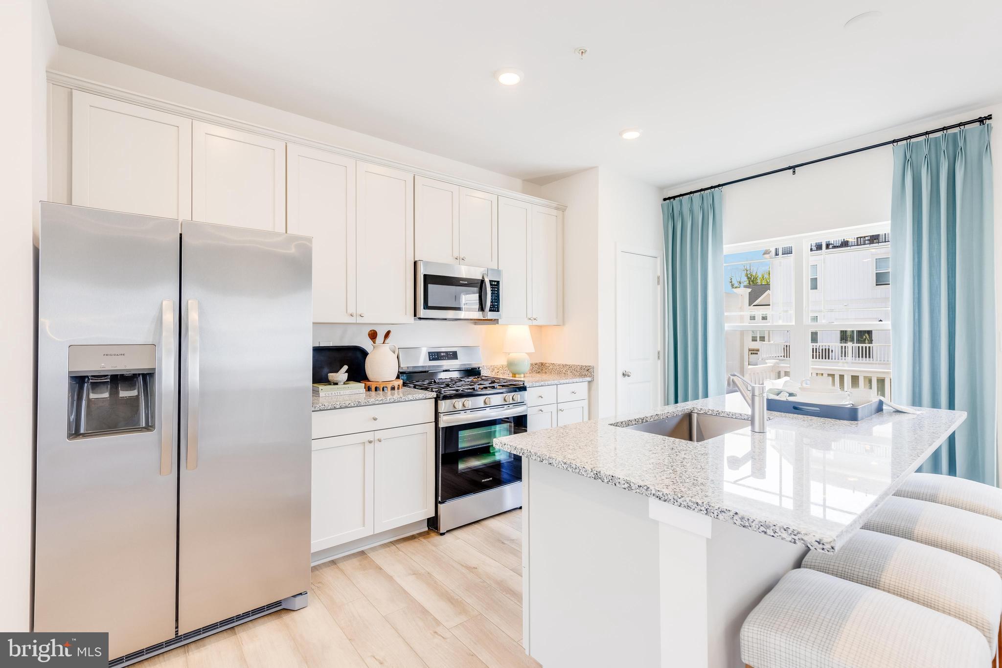 WATER'S LANDING - Residential