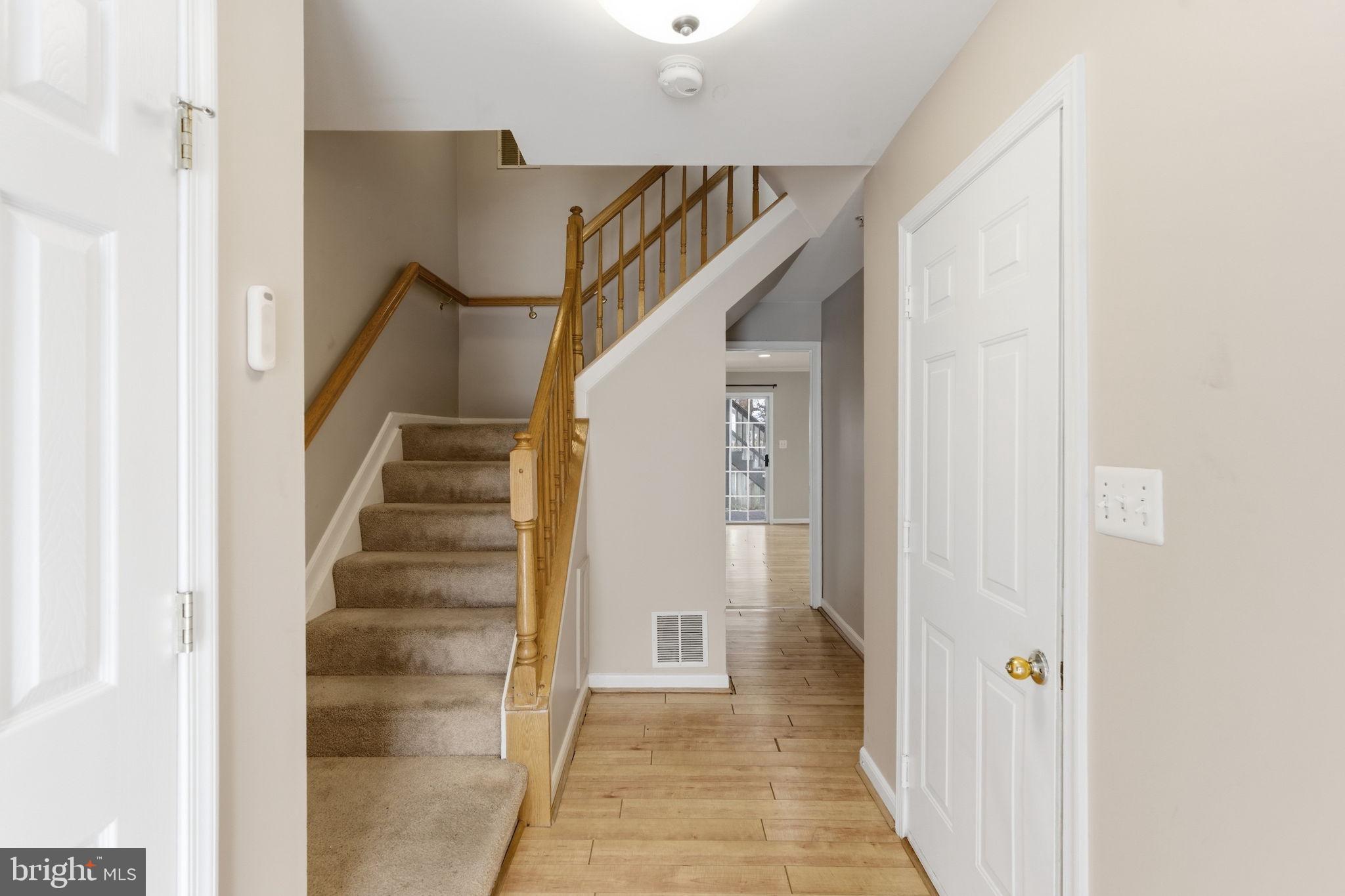 5702 GOLDFINCH COURT