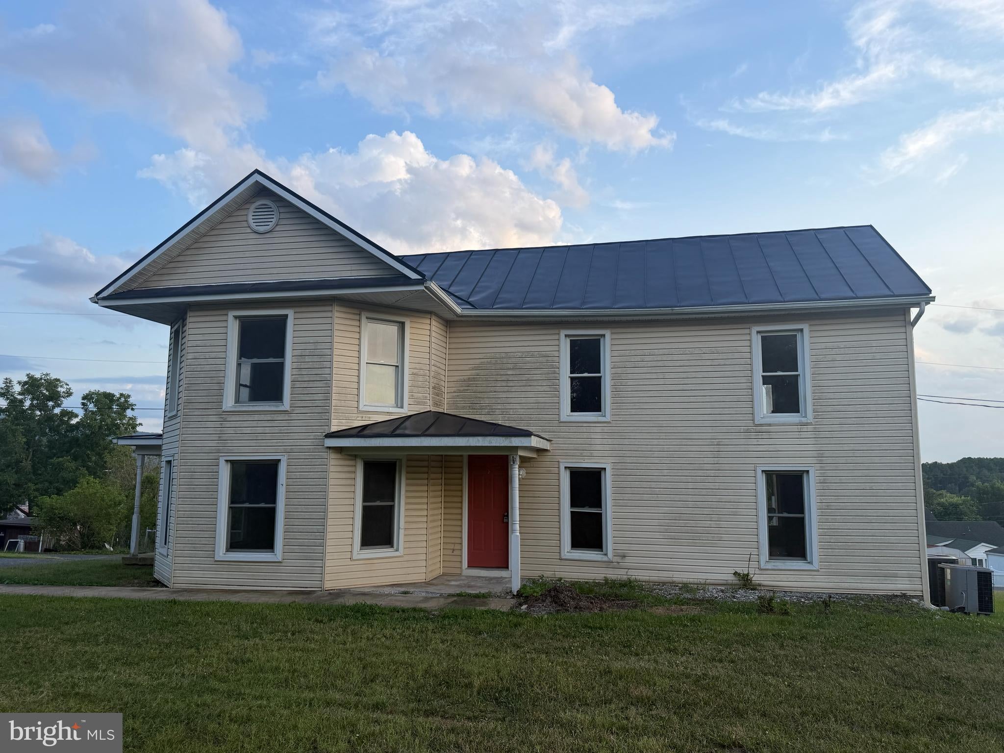 546 CHESTER STREET 1