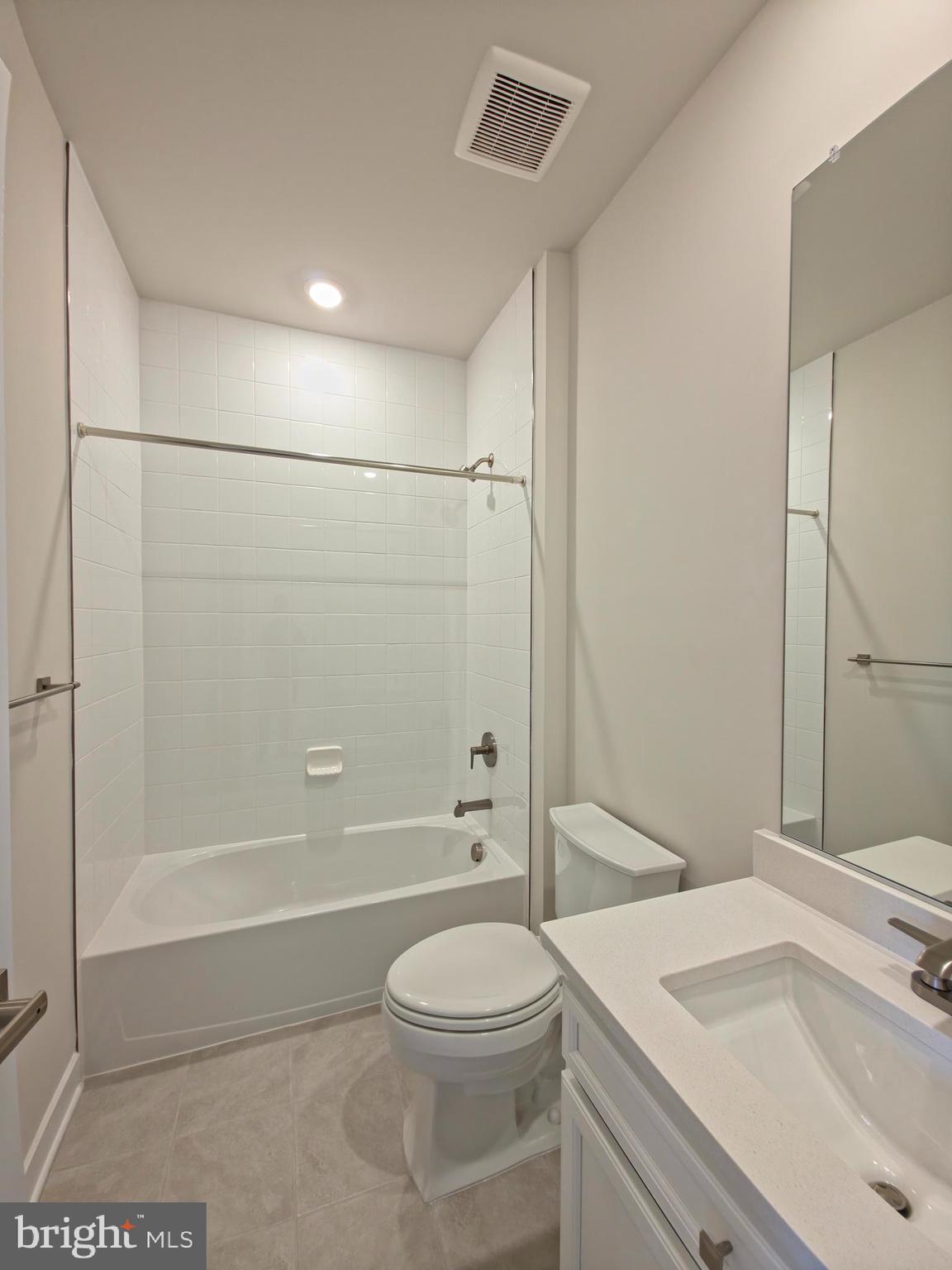 VILLAGES OF URBANA - Residential Lease