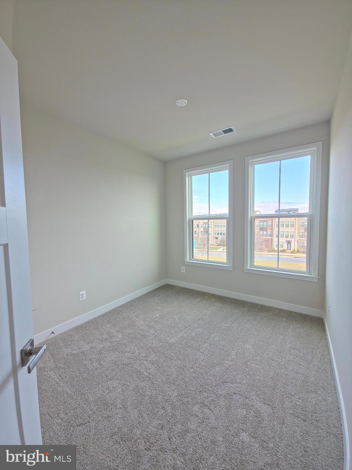 VILLAGES OF URBANA - Residential Lease