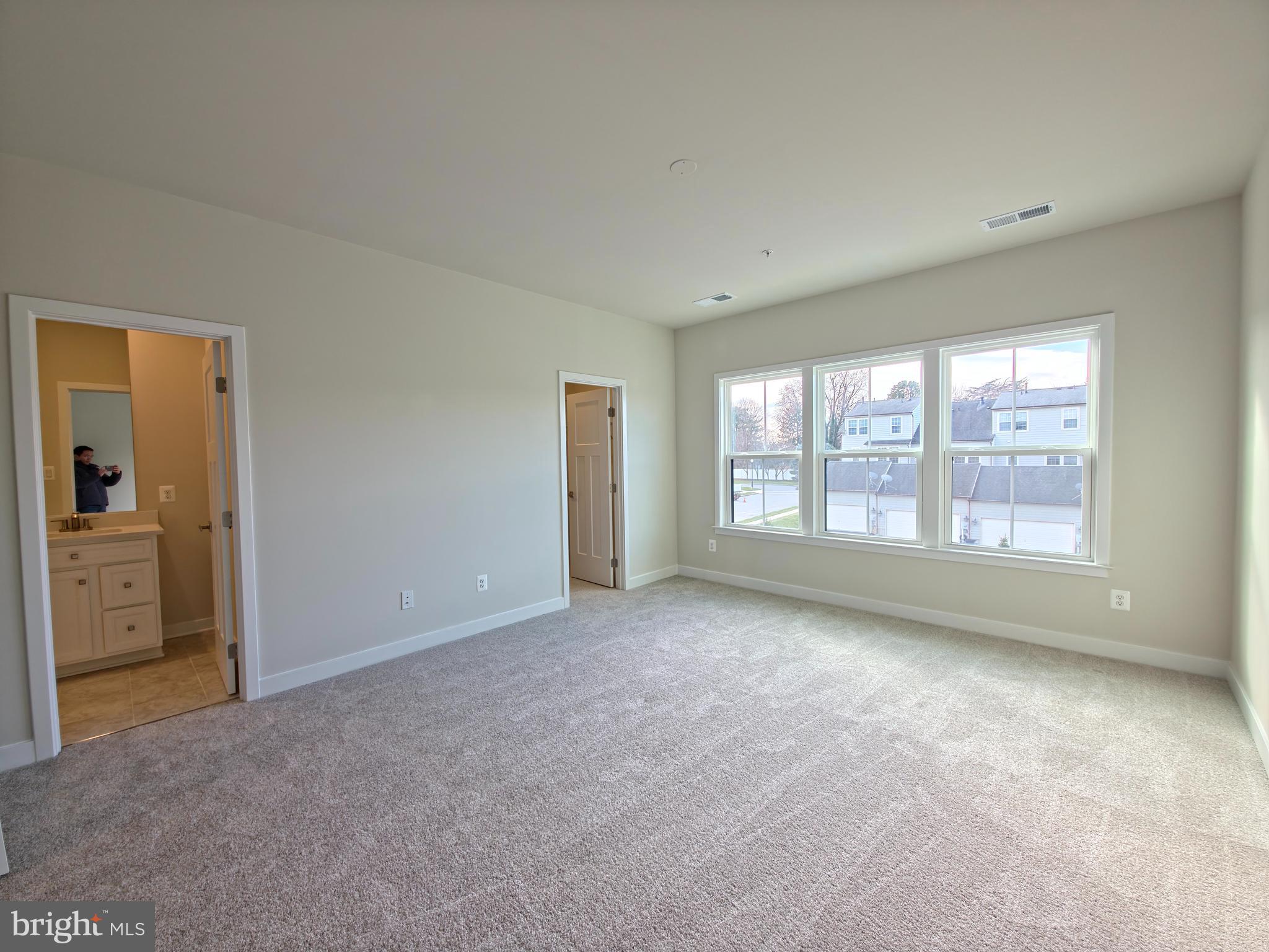 VILLAGES OF URBANA - Residential Lease